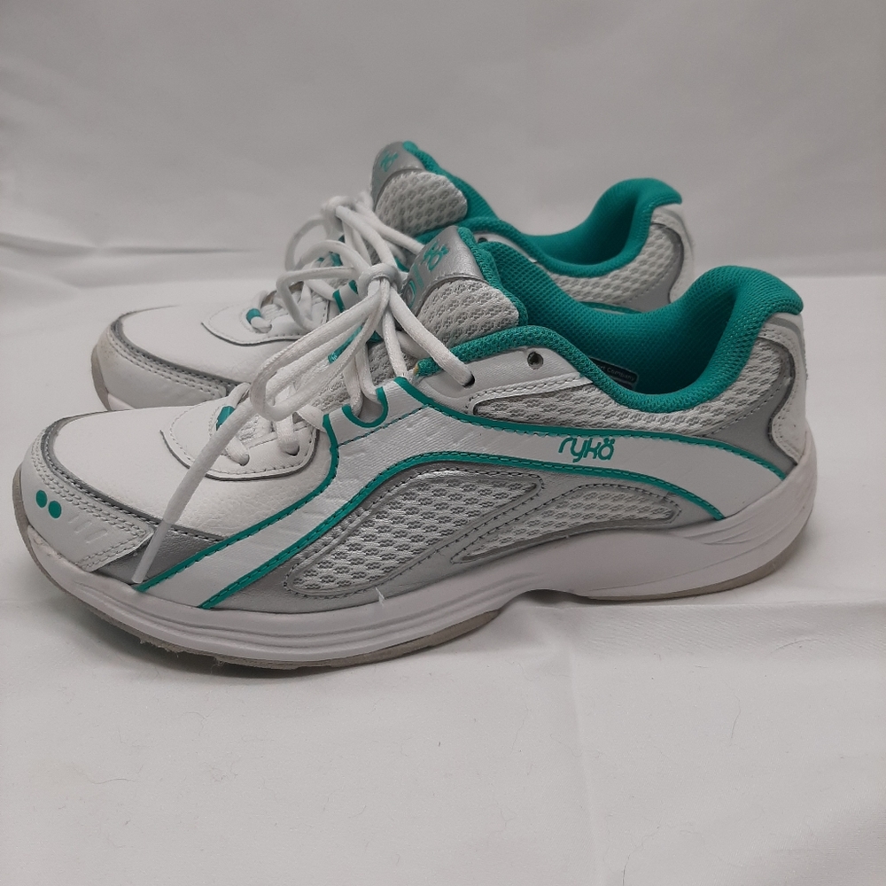 Womens Ryka Size 6 Trainer
